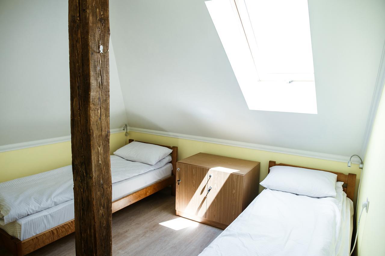 Sweet Home Hostel / Guest House Tsjernivsi Buitenkant foto