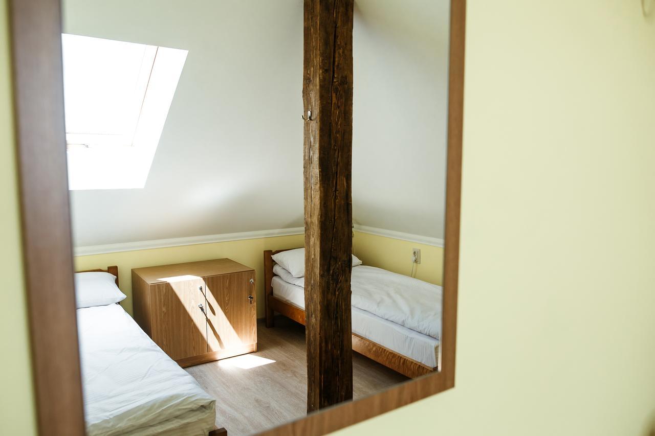Sweet Home Hostel / Guest House Tsjernivsi Buitenkant foto